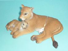 Löwin mit Baby