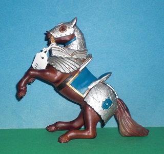 Turnierpferd mit Rüstung