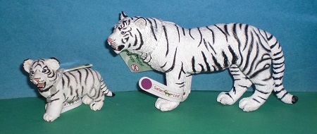 weisser Tiger mit Baby