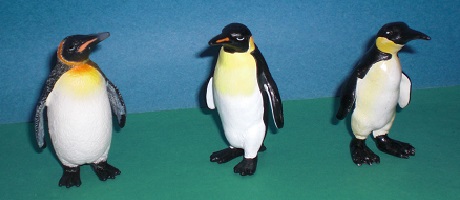 Königspinguine mit Babys