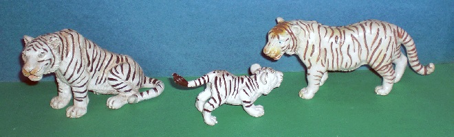 weisses Tigerbaby gebückt 1994