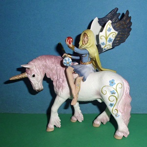weisse Elfe Bilara auf Einhorn